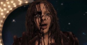 chloe-moretz-in-carrie-2013-movie-image-2